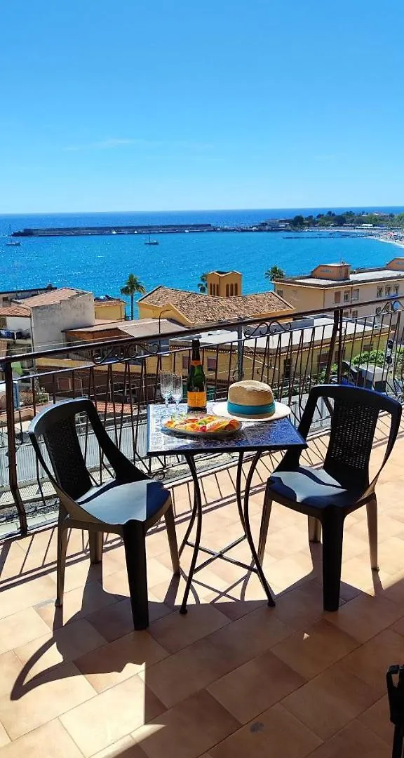 A Casa Dei Nonni Apartamento Giardini Naxos